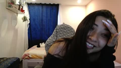 Snapshot of mia_112022 chatting on December 7, 2024, 9:33 pm Mia zoe online show from December 7, 2024, 9:33 pm