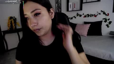 Mia zoe online show from November 7, 2025, 7:36 pm