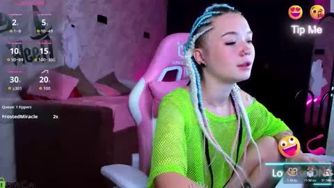 Mia  GMT7 Mon Tue Wen Thur 1000am-0300pm Sat 0300am-0900am online show from November 2, 2025, 12:57 am