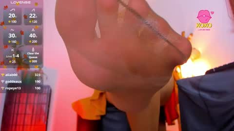 Mia online show from January 3, 2025, 9:15 pm