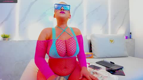 Snapshot of mia_becke chatting on December 29, 2024, 11:40 am Mia online show from December 29, 2024, 11:40 am