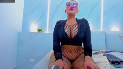 Snapshot of mia_becke chatting on December 30, 2024, 11:59 am Mia online show from December 30, 2024, 11:59 am