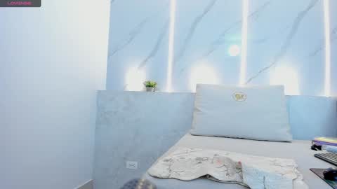 Snapshot of mia_becke chatting on December 31, 2024, 2:47 pm Mia online show from December 31, 2024, 2:47 pm