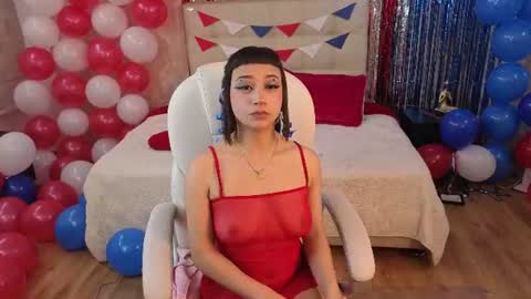 Snapshot of mia_bloom2 chatting on July 4, 2026, 7:58 am mia online show from July 4, 2026, 7:58 am