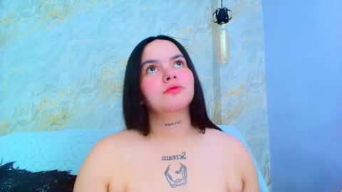 Mia  online show from December 15, 2025, 12:09 pm