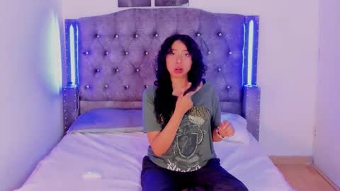 mia_cavallii online show from December 19, 2025, 1:18 pm