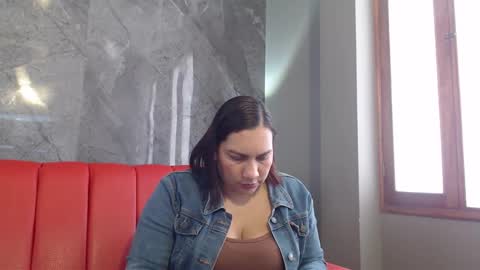 Mia online show from March 22, 2026, 5:05 pm