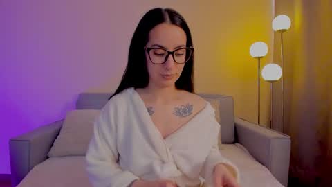 Sarah Luna online show from February 12, 2026, 6:58 pm