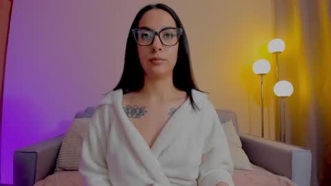 Sarah Luna online show from March 1, 2026, 1:24 pm