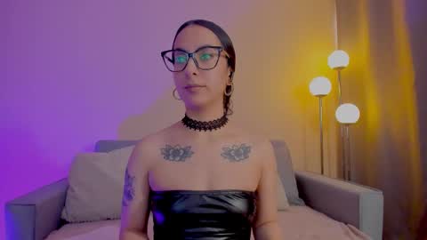 Sarah Luna online show from March 3, 2026, 7:42 pm