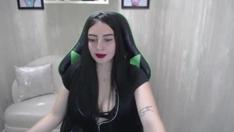 Snapshot of mia_desire_a chatting on July 30, 2026, 4:17 pm Mia online show from July 30, 2026, 4:17 pm