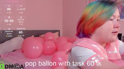 Mia online show from November 29, 2025, 4:04 am