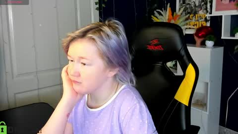 Snapshot of mia_ferd chatting on May 22, 2026, 3:02 am Mia online show from May 22, 2026, 3:02 am
