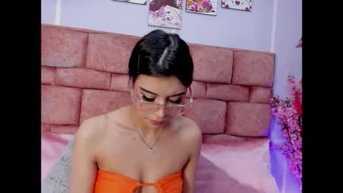I am mia  online show from May 28, 2026, 11:18 am