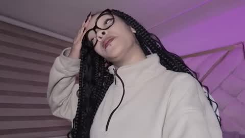 Mia online show from February 22, 2026, 3:18 am