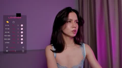 Mia online show from September 30, 2025, 5:51 pm