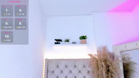 mia_juicy_ online show from March 24, 2026, 4:45 pm