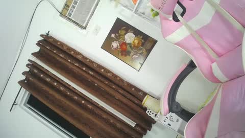 Your Pretty Petite Mia  online show from February 8, 2026, 1:58 pm