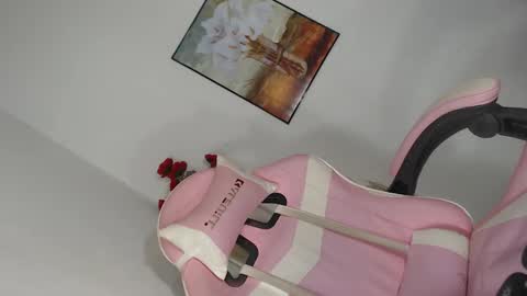 Your Pretty Petite Mia  online show from February 15, 2026, 2:52 am