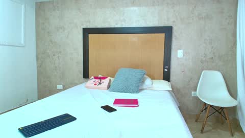 Snapshot of mia_lopez52 chatting on December 28, 2024, 5:14 pm MIALOPEZ . Y . online show from December 28, 2024, 5:14 pm