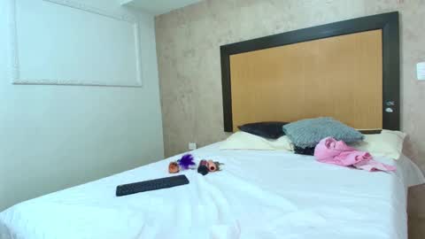 Snapshot of mia_lopez52 chatting on December 31, 2024, 10:26 am MIALOPEZ . Y . online show from December 31, 2024, 10:26 am