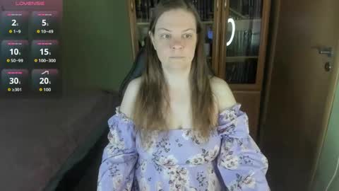mia_lores online show from May 27, 2026, 9:06 am