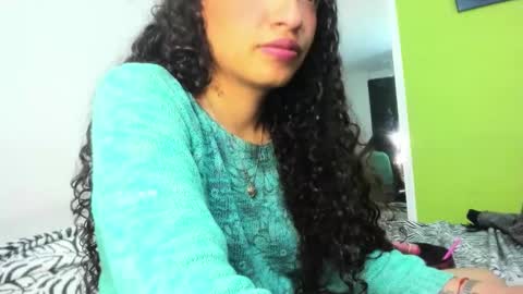 Mia online show from October 26, 2025, 9:37 am