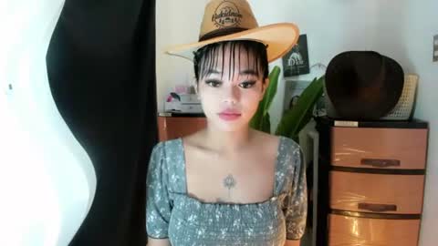 Snapshot of mia_lover9 chatting on July 19, 2026, 2:04 am M I A online show from July 19, 2026, 2:04 am