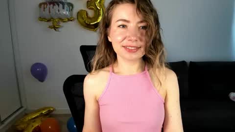 Mia online show from April 10, 2026, 7:13 am