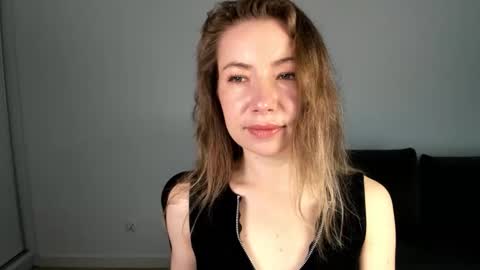 Mia online show from May 14, 2026, 7:15 am