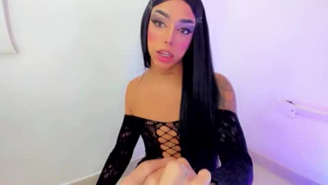 Mia3 online show from November 1, 2025, 12:23 am