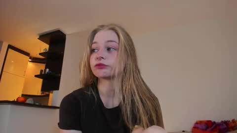 Mia here Appreciate your support online show from October 7, 2025, 11:07 am