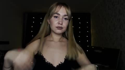 Mia online show from February 24, 2025, 1:21 pm