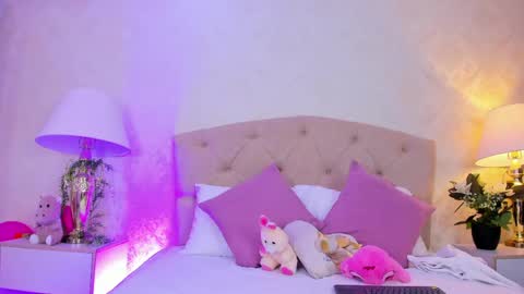 Snapshot of mia_montess chatting on April 17, 2026, 1:03 pm mia montess online show from April 17, 2026, 1:03 pm