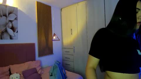 Mia Nevaeh - follow me online show from January 18, 2026, 4:55 pm