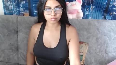 Mia  online show from April 25, 2026, 6:05 pm