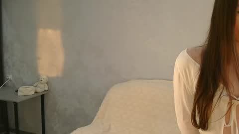 Mia online show from June 19, 2026, 8:23 pm