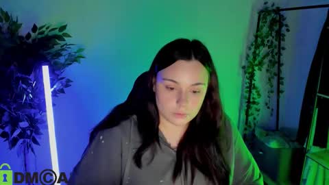 Mia online show from February 18, 2026, 11:11 pm