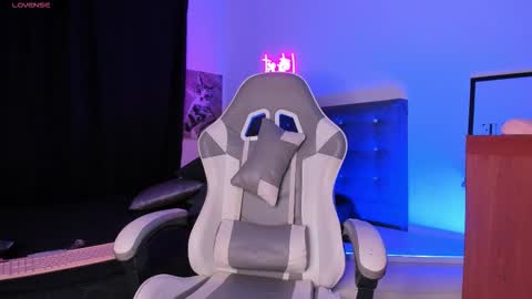 Snapshot of mia_ravenn chatting on November 15, 2025, 4:54 am Mia online show from November 15, 2025, 4:54 am