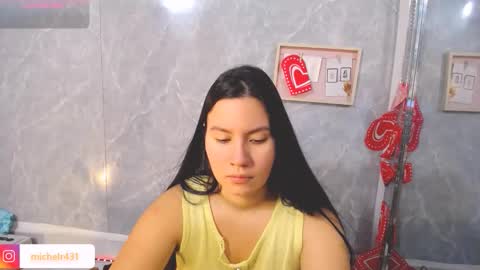 mia reys online show from February 25, 2026, 12:26 pm