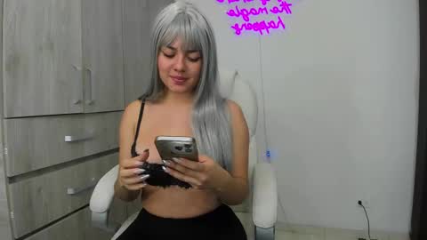 Snapshot of mia_rise chatting on February 22, 2025, 3:23 am Mia online show from February 22, 2025, 3:23 am