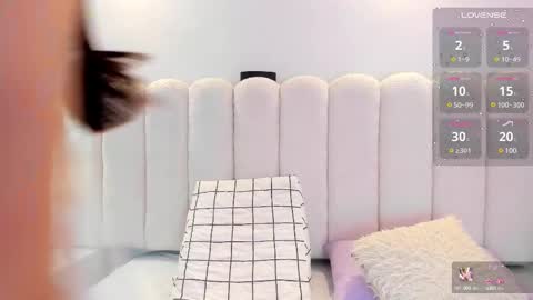 Snapshot of mia_rom chatting on February 21, 2025, 12:28 pm Mia online show from February 21, 2025, 12:28 pm