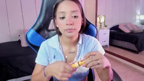 mia rousse25 online show from October 1, 2025, 1:39 pm