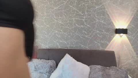 Mia Roux online show from January 19, 2025, 7:15 pm