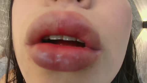 Mia Roux online show from February 2, 2025, 1:23 am