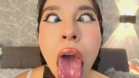 Mia Roux online show from February 22, 2025, 10:52 pm