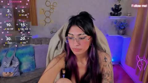Snapshot of mia_smoke_ chatting on May 28, 2026, 6:43 am Mia online show from May 28, 2026, 6:43 am