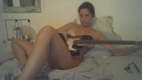 Mia online show from April 9, 2026, 10:48 pm