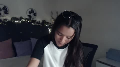 mia_sweetdc online show from December 13, 2024, 7:53 pm