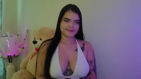 mia_thopsom online show from February 16, 2026, 2:24 pm